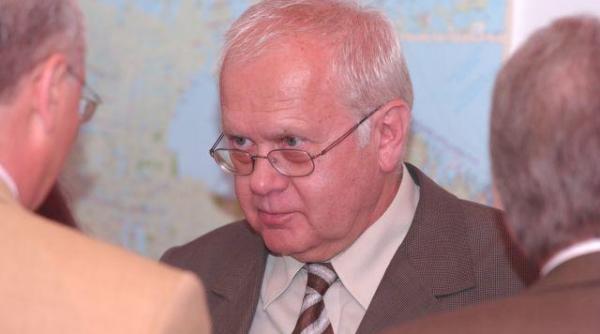 victor babiuc ar putea fi eliberat fostul ministru a fost condamnat alaturi de gigi becali in dosarul schimbului de terenuri cu mapn