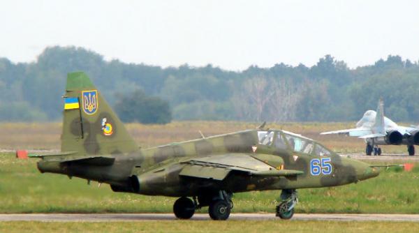 o baza aeriana ucraineana din crimeea a trecut cu tot cu avioane sub comanda republicii autonome