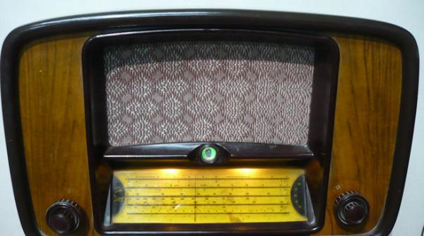 radiourile de altadata aduse la expozitie