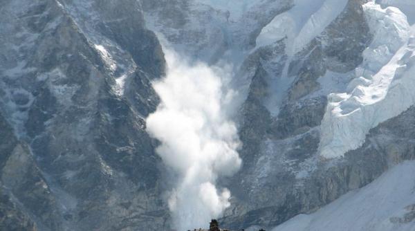 doi alpinisti dintr o echipa franco germana morti in urma unei avalanse in georgia