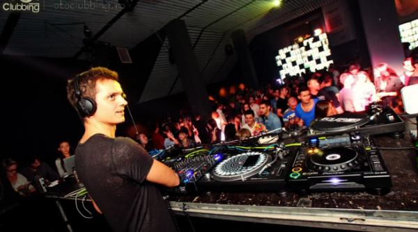 cel mai bun dj din romania va merge la ibiza trimis de burn studios