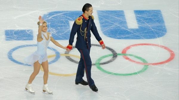 trei perechi de patinatori din echipa de aur a rusiei vin la kings on ice