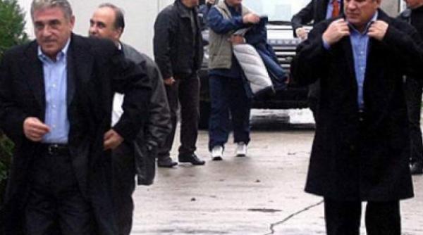 cum vor fratii becali sa fenteze statul din spatele gratiilor