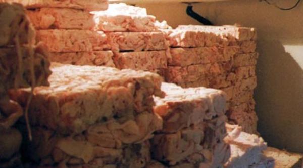 9 tone de carne expirata adusa din polonia gasita intr un depozit din brasov