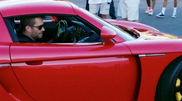 un site american de licitatii vinde ochelarii pe care ii purta paul walker in momentul tragicului accident in care si a pierdut viata