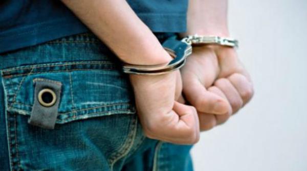 doi cetateni israelieni suspectati de trafic cu produse farmaceutice in valoare de 20 de milioane de dolari prinsi de igpr