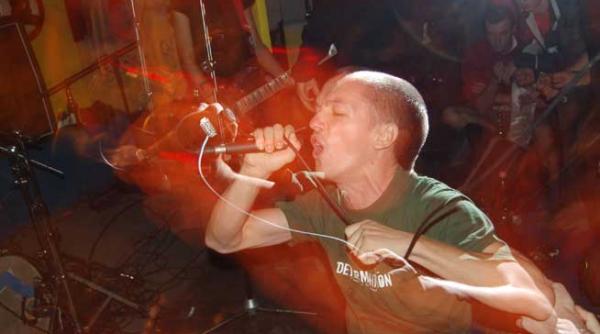 pavilionul 32 in club underworld