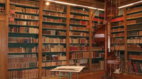 control al guvernului la biblioteca pedagogica directoarea s a angajat singura sute de carti de patrimoniu au disparut