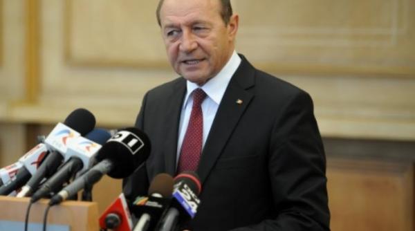 basescu politicienii care vorbesc de legitimitatea prezentei presedintelui la consiliul european sa citeasca constitutia