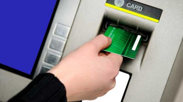 comisioanele pentru carduri sunt nejustificat de mari guvernul vrea sa plafoneze aceste comisioane de la 1 1 2 la 0 2 0 3