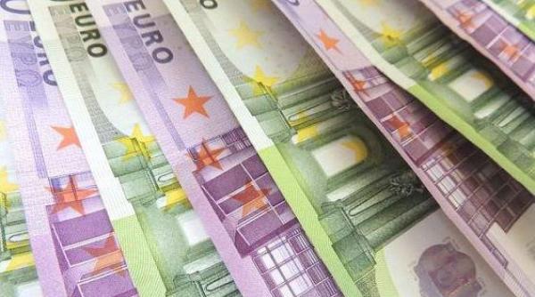 polonia tot mai aproape de adoptarea monedei euro