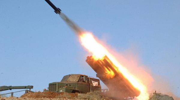 coreea de nord a lansat rachete cu raza medie de actiune in marea japoniei cum au reactionat sua