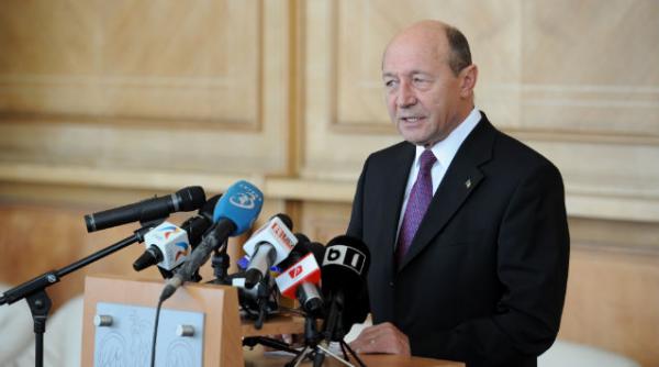 basescu se promoveaza pentru functia de premier intr un an de zile as pune tara pe sine