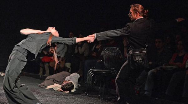 pescarusul sau zborul inalt al unui spectacol experiment