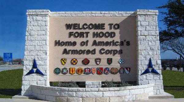 atac armat la baza americana fort hood trei oameni au murit si 16 au fost raniti