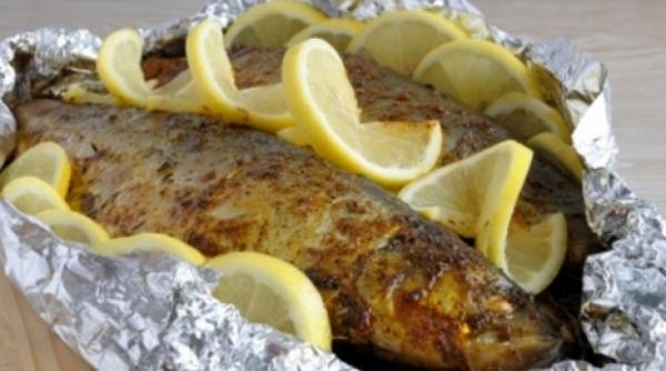 folosesti folia de aluminiu cand gatesti afla de ce ar trebui sa o eviti