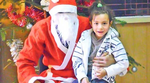 au trecut 21 de zile de cand a disparut claudia cazul fetitei de 5 ani seamana izbitor cu povestea roxanei iakab