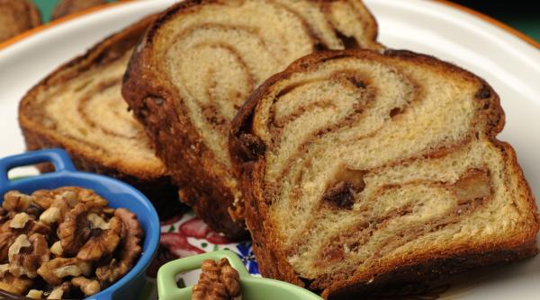 retete pentru masa de pasti 7 cozonac moldovenesc ca la bunica pasca cu ciocolata miel la gratar cu sos de branza