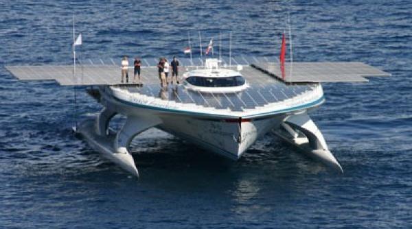 vase cu baterii solare vor lega calarasi de silistra