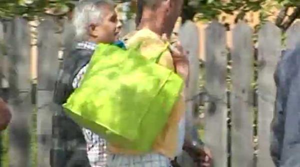 mantog executa condamnarea plimbandu se pe strada video