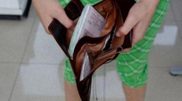 ai gasit bani pe jos si i ai pastrat risti inchisoarea