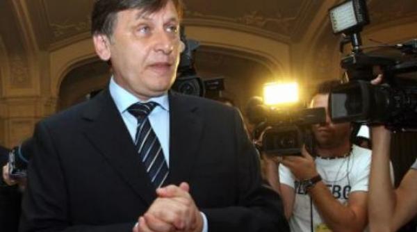 antonescu nu cred ca ponta poate dispune arestari si nu cred deloc ca se bucura cand acestea se petrec