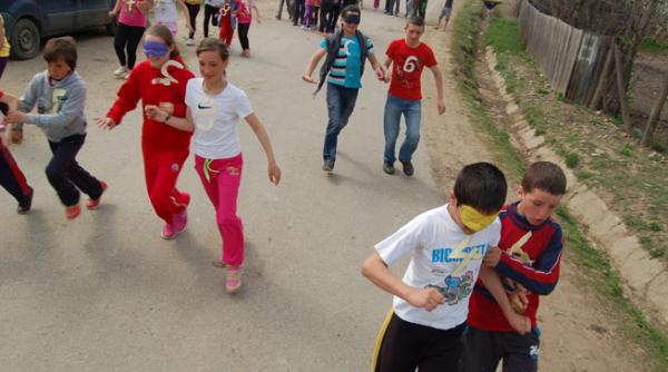 alergatorul orb viata scolara la tara liceul tehnologic braesti scoala altfel