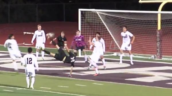 foarfeca senzationala in prelungirile unui meci de fotbal din sua