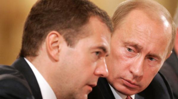 medvedev da verdicte via facebook ucraina e in pragul unui razboi civil