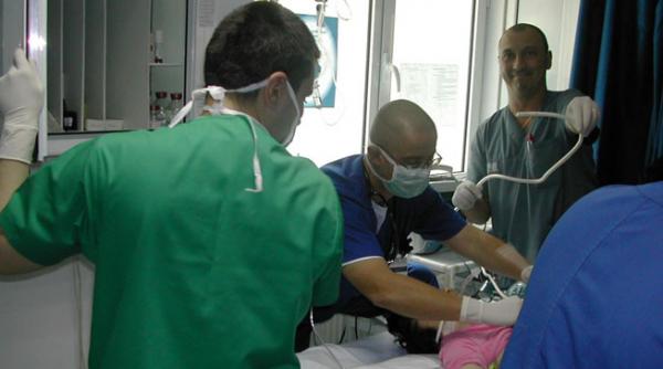 adolescenta insarcinata de 13 ani adusa in coma alcoolica la spital