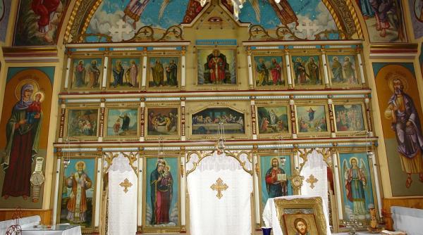 biserica sf apostoli mihail si gavril din ramnicu valcea vandalizata hotii au furat un potir grecesc de valoare