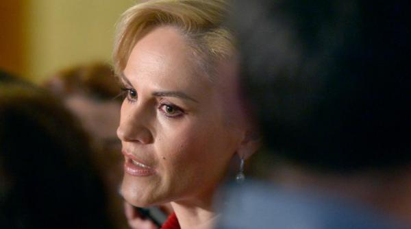 gabi firea a depus plangerea penala impotriva lui basescu nu i mai ramane decat sa se razboiasca cu mortii