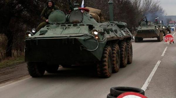 noi tensiuni in estul ucrainei blindatele arboreaza drapelul rus la kramatorsk