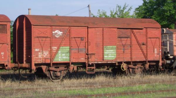perchezitii la angajati cfr acuzati de furt de combustibil printre suspecti politisti de la transporturi