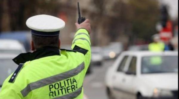 trafic blocat pe e 70 sapte persoane au fost ranite intr un accident in care au fost implicate trei autoturisme si un microbuz