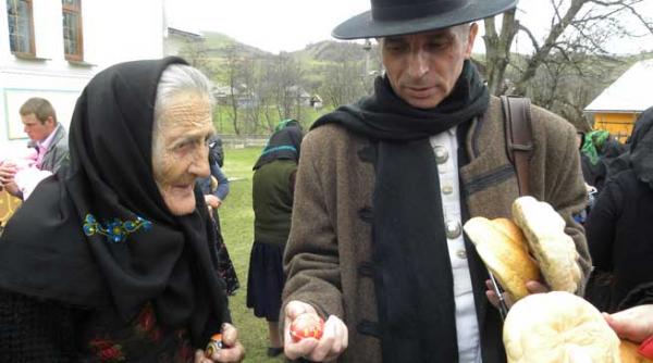 de pasti oamenii se impacau si uitau toate pricinile de sfada