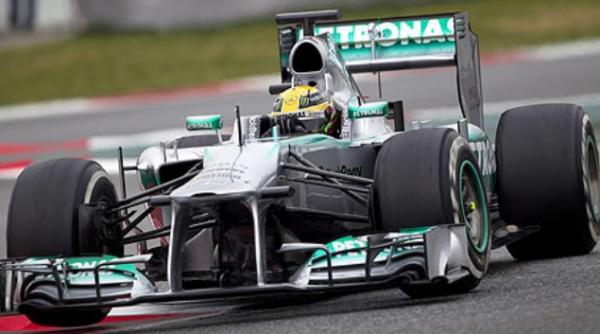 formula 1 hamilton va pleca din pole position in marele premiu al chinei