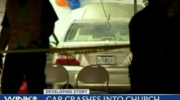 o masina a intrat intr o biserica din statul american florida in timpul slujbei de paste