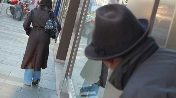 spionii rusi incearca sa traga de limba colaboratorii politicienilor germani