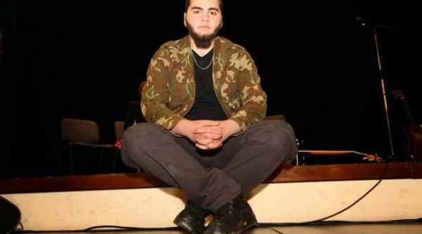 cristian ghica lanseaza rockescu o carte de dragoste pentru muzica rock