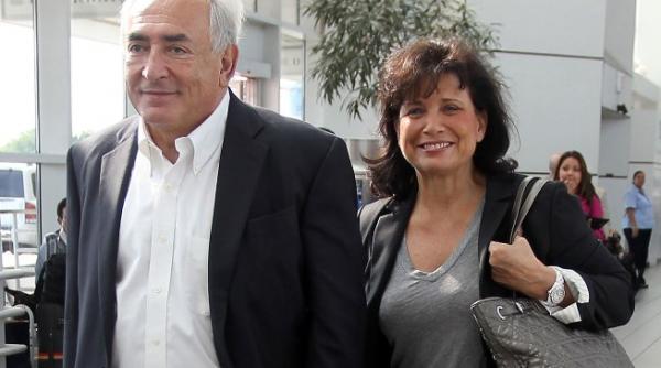 destin de sotie a barbatului tuturor femeilor