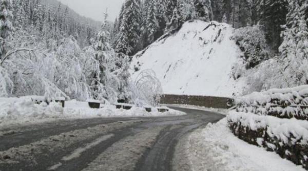 zapada de peste 1 metru pe transalpina pe dn7a circulatia se desfasoara in conditii de iarna