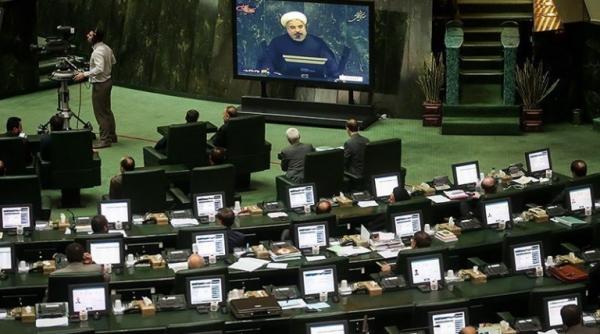 95 dintre iranieni au cerut ajutor de la stat guvernul de la teheran obligat sa renunte la marile proiecte