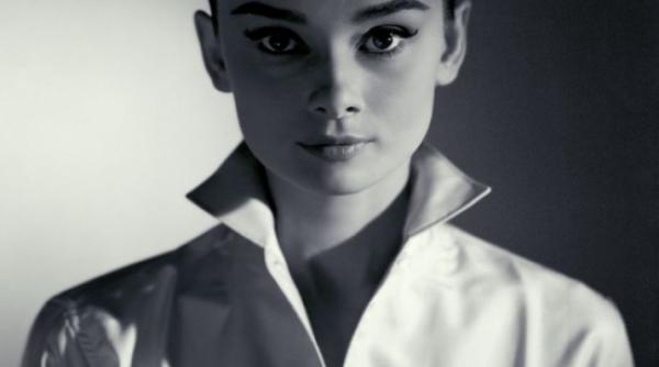 audrey hepburn desemnata mai frumoasa femeie din ultimii 50 de ani