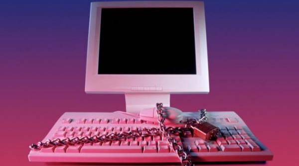 ani grei de inchisoare pentru hackeri de valcea