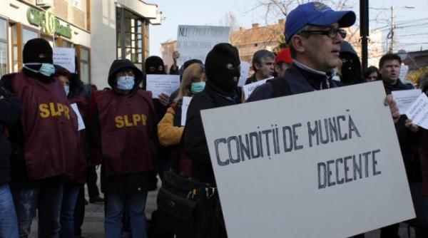 eurobarometru 55 dintre romani sustin ca in ultimii 5 ani conditiile de munca s au inrautatit