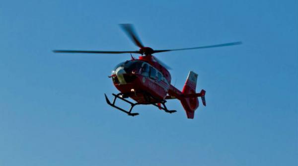 adolescent electrocutat in gara de est din ploiesti dus cu un elicopter smurd la bucuresti