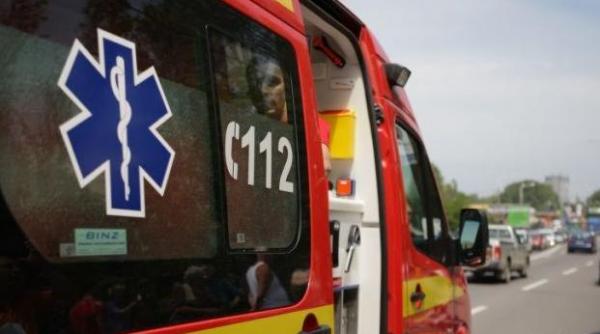 accident grav in alba iulia o femeie a murit dupa ce microbuzul in care se afla a fost lovit de un camion