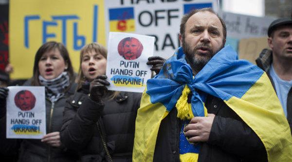 ucraina se lupta cu haosul moscova se teme pentru pacea in europa basescu in opozitie cu occidentul