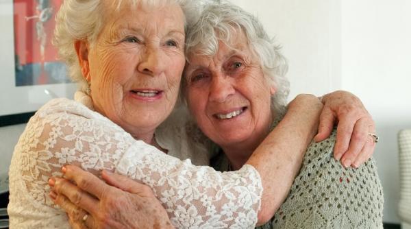 caz de cartea recordurilor doua surori gemene s au reunit dupa 78 de ani